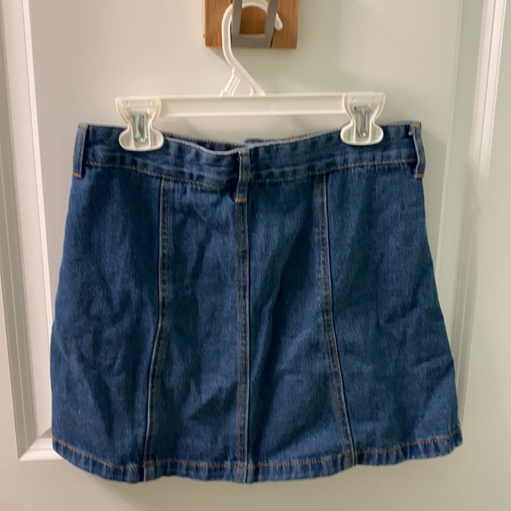 Mini denim button up skirt from Forever 21. Size Small - Picture 2 of 2